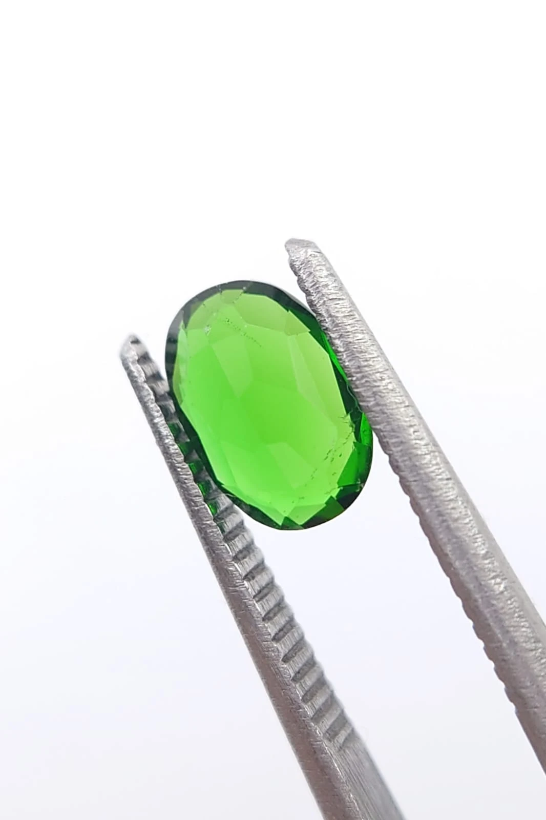 0.8ct Natural Green Chrome Diopside Oval Cut Loose Gemstone From Pakistan — view 5